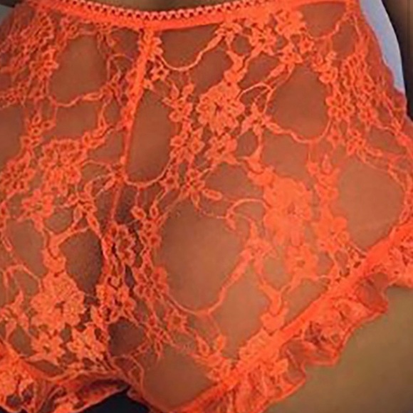 Lace lingerie - Picture 3 of 3